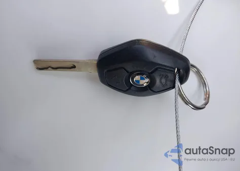 2005 BMW 330I z USA, uszkodzony, nr VIN WBAEV53435KM40855